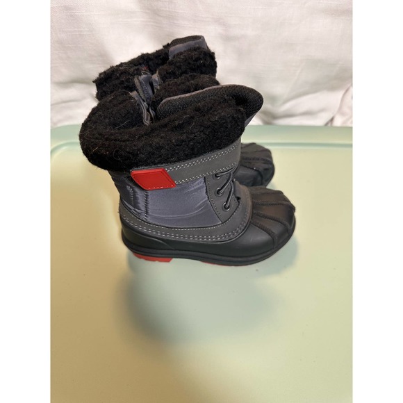 Cat and Jack Snow boots size 7 Thermolite - Picture 2 of 5